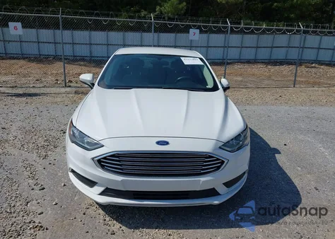 2017 Ford Fusion Hybrid S z USA, uszkodzony, nr VIN 3FA6P0UU9HR286449